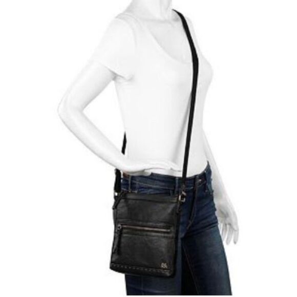 The Sak Pax Black Supple Leather Convertible Crossbody Shoulder Clutch Bag - Picture 3 of 14